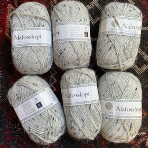 6 balls Álafosslopi Light Gray Yarn Set